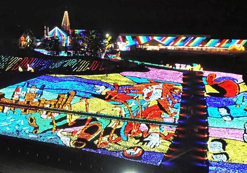 ガリバーの物語をテーマにした「光の地上絵」＝袖ケ浦市の東京ドイツ村