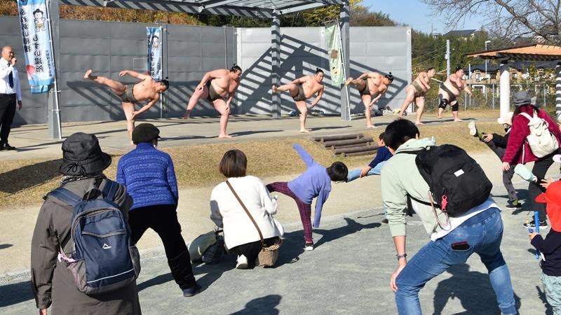 力士と稽古交流復活　子ども歓声　ちゃんこもごっつぁん　酒々井でふれあい相撲