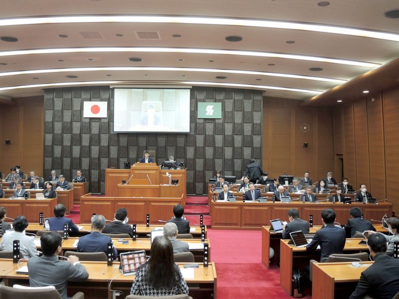 今年６月に「市議会ハラスメント防止条例」が成立・施行された柏市議会。８月には市議選が行われ、一部入れ替えもあったが、条例の意義は変わらない＝１１月