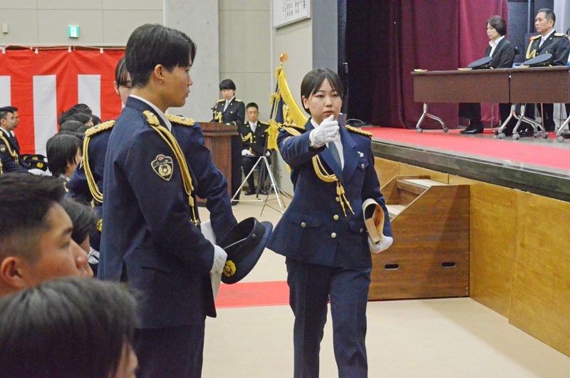 １０９人が警察官の第一歩　東金・千葉県警察学校で卒業式　初任科第３２０期生「県民から信頼を」
