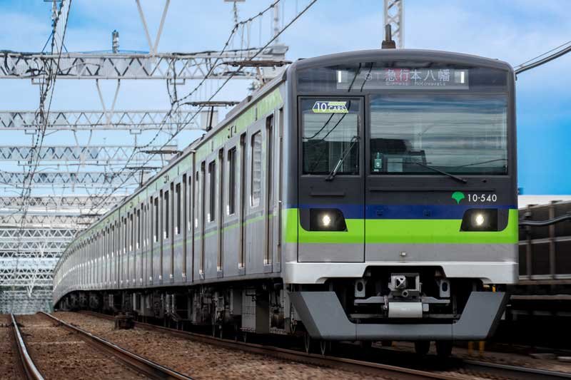 都営地下鉄新宿線の車両（東京都交通局提供）