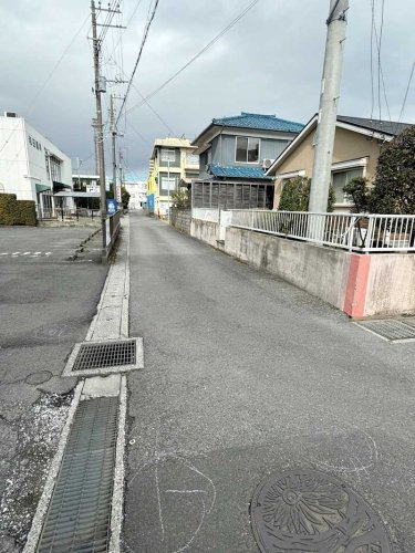 事件のあった現場＝７日午後０時４５分ごろ、館山市
