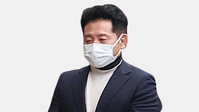 丸山顕志被告