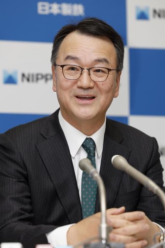 インタビューに応じる日本製鉄の今井正新社長（共同）
