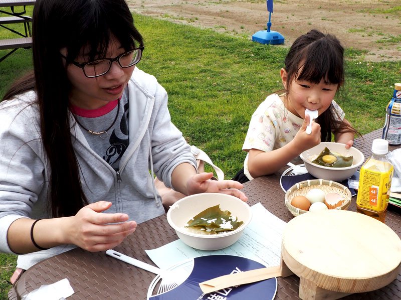 週末は羽釜で炊飯体験　「君津の朝めし」いかが　「黄身２（キミツー）」ぱくりッ　