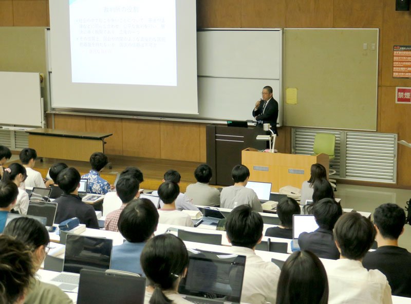 特別授業で存在身近に　県警本部長や裁判官らが講義　千葉大
