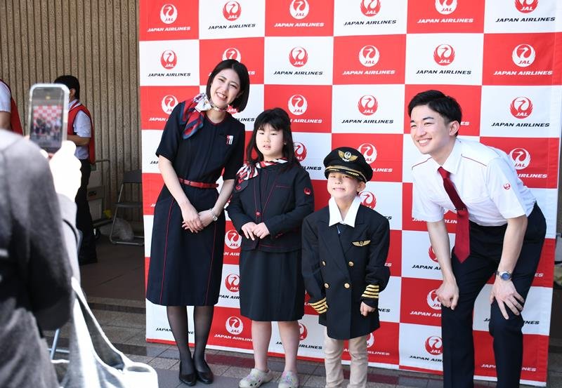 千葉県北東部４地域の魅力発信　ステージや制服着用楽しむ　成田空港「空祭」