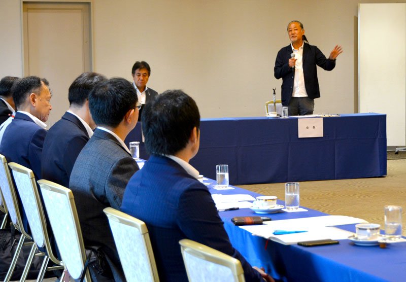 「ツール・ド・ちば２０２４」のコースや日程などを決めた実行委員会設立総会＝２４日、千葉市中央区
