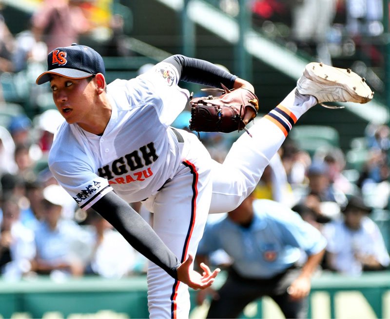 木更津総合―神村学園　先発した木更津総合の千葉＝１０日、甲子園
