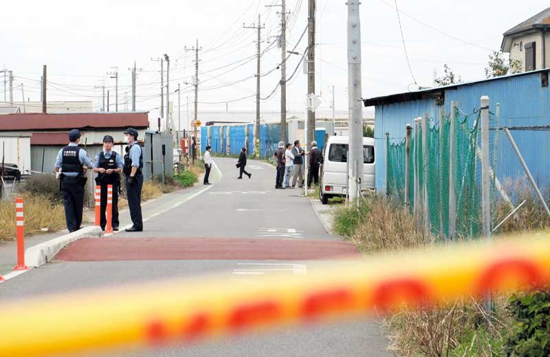 侵入盗事件の現場の住宅付近＝１７日午後３時２５分ごろ、市川市柏井町