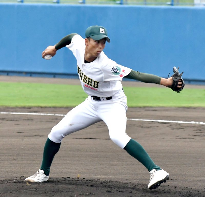 専大松戸─千葉黎明　先発した専大松戸の高橋＝県総合ＳＣ