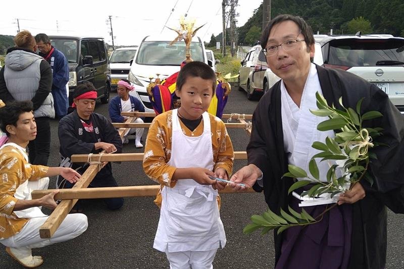 児童ら神輿担ぎ　学業成就願う　御宿・天満宮で秋の祭礼