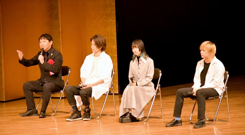 市長「羽ばたくと確信」　地域貢献特別表彰に團十郎さんら　成田市７０周年記念式典