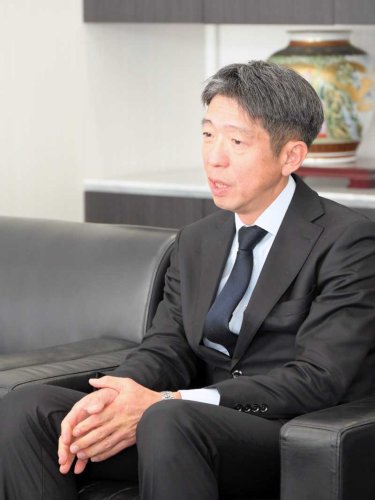 千葉日報社のインタビューに応じる宮沢忠孝県警本部長