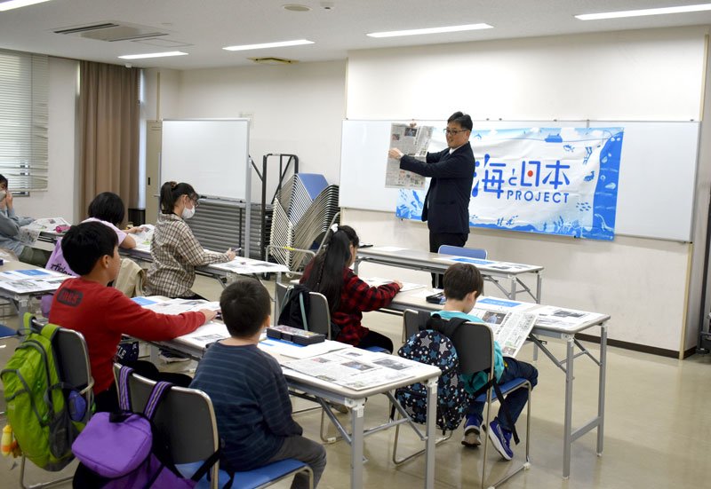 児童、民話題材に新聞製作　地域の魅力１ページで紹介　船橋「雪どけ塚の白ヘビ」