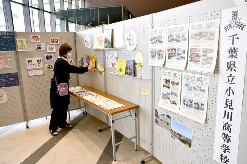 高校生が“推し本”発信　「○○読んでみませんか」　香取の図書館、中学生に向けた高校紹介も