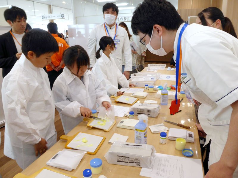 孤立防ぐ「居場所」とは　「ウエルコミ」でフェスタ　市原　講演やイベントで交流深める