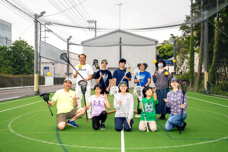 ラクロスの体験教室「ＹＯＰＰＹ　ＬＡＢＯ　ＬＡＸ」の参加者ら＝佐倉市