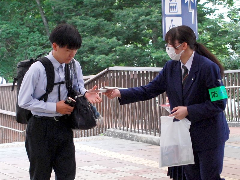 痴漢撲滅へ警戒強化　千葉県警が増加傾向の夏を前に対策　「被害に遭ったら助け求めて」　最近は触らない手口も
