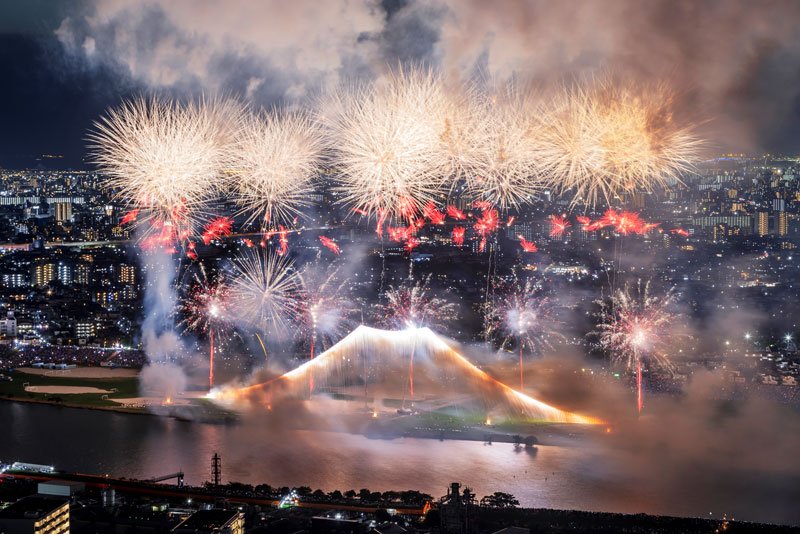 仕掛け花火のイメージ（市川市提供）