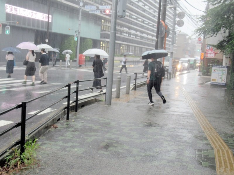 台風１５号の影響で県内大雨　避難所開設、早めの下校も