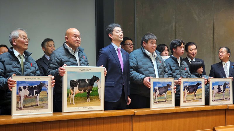 千葉県勢３０年ぶり優等賞１席　酪農発祥の地　鴨川・糟谷さん飼育「ルエラ」号　乳牛オリンピック