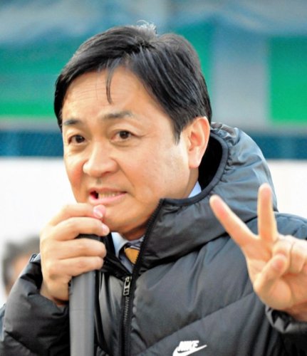 演説する国民民主党の玉木代表＝３１日、松戸駅前
