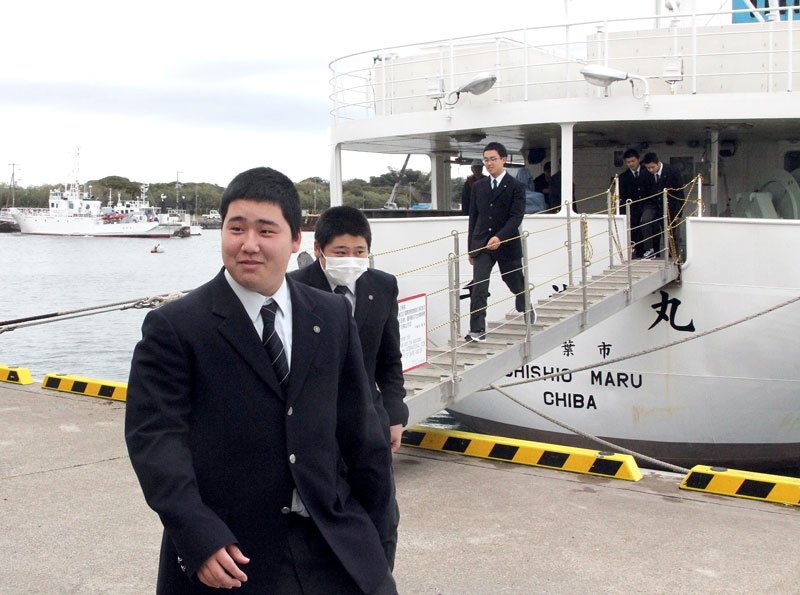 館山総合高生、遠洋航海から帰港　５０日間「協力し、乗り切った」