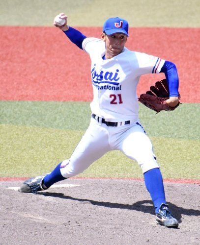 千経大―城国大　力投する城国大・清水＝ＺＯＺＯマリン