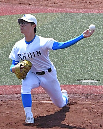 ４失点で完投した＝八千代松陰・松崎＝２日、国府台