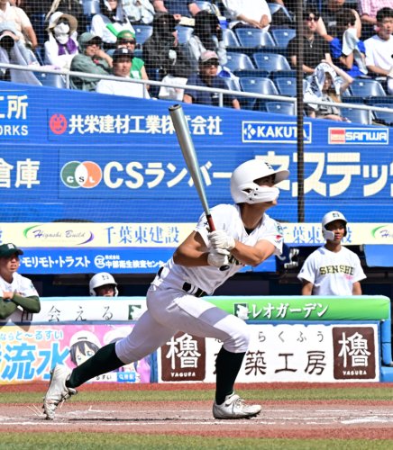宮尾、公式戦初アーチ　兄の前で６回、会心３ラン　専大松戸　第７８回春季関東高校野球