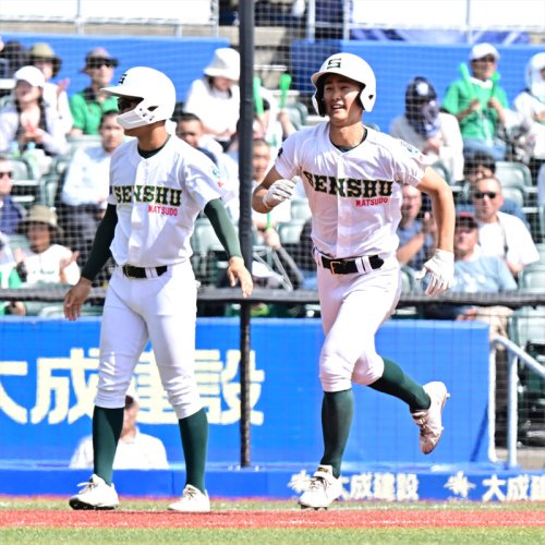 宮尾、公式戦初アーチ　兄の前で６回、会心３ラン　専大松戸　第７８回春季関東高校野球