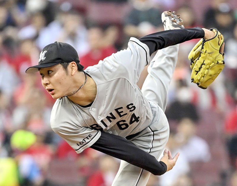 ６回２失点で２勝目を挙げた千葉ロッテ・広池＝マツダ（共同）