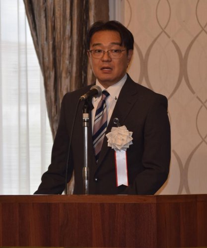 あいさつする大野理事長＝千葉市中央区