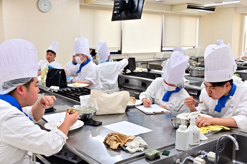 千葉市の魅力、料理に　専門生、多彩発想で表現　キッチンカーレシピ大会