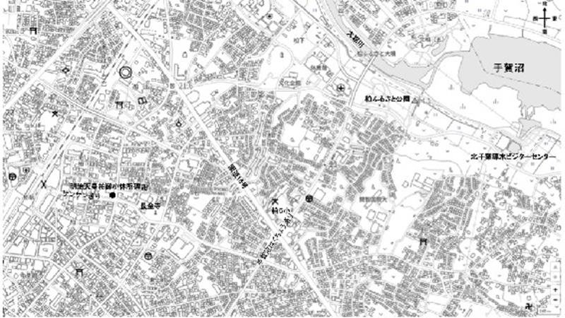 周辺で再開発計画　谷を横切る国道１６号　柏駅（ＪＲ常磐線・上野東京ライン、東武アーバンパークライン）　【駅から２㎞のおもしろ散歩　千葉地理学会】