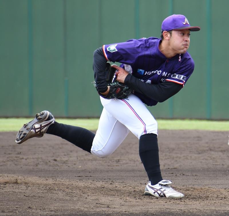 力投する日本製鉄かずさマジックの渡辺力＝大宮公園

