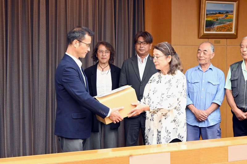 千葉県は厳しく対峙を　鴨川メガソーラー　市民団体ら署名提出