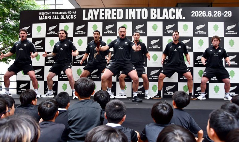 情熱の〝柏ハカ〟で歓迎　ＮＺ・マオリのチーム来日　子どもたちが本場に披露　選手らエール「これからも続けて」