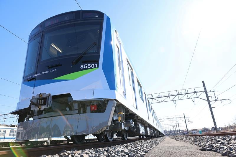 東武アーバンパークラインの船橋―柏間でワンマン運転を実施する８００００系車両（東武鉄道提供）

