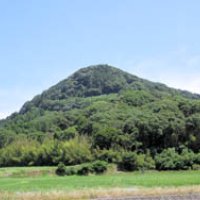 平久里から望む平群富士