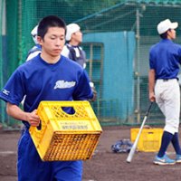突然の変調も支え合い　最高の仲間と一日でも長く　県立検見川高校３年・飯塚修平選手（１８）　【白球に魅せられて　’１４高校野球千葉大会】（１）