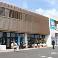 「渚の駅」に商業棟完成　土産物屋やレストラン出店　取れたて鮮魚など販売　絶好ロケーション　館山