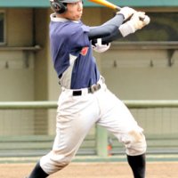 １年の秋から出場する角田。チームで一番経験値も高く、４番捕手でけん引する
