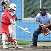 東海学園－木更津総合　１回表木更津総合無死一塁、比護が右中間に先制二塁打を放つ。捕手長井（共同）