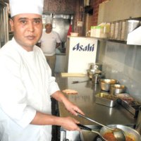 激戦区の“穴場スポット”　地元に愛され客足伸ばす　ヴィッキー天台本店（千葉市稲毛区）　【夏こそカレー！　市内各店巡り】（５）
