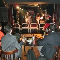 パブ風の内観、食事も豊富　音楽にじっくり向き合う　ライブハウスＡＮＧＡ　【ステージ探訪　千葉のライブハウス】（２）
