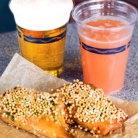 大人だけの“特別な時間”　お酒を楽しむ　【東京ディズニーシー１５周年クロニクル】（１４）