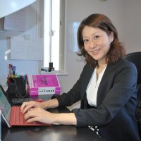 医療ガウンを国内で自給自足する「ブルーガウンプロジェクト」に取り組む永井社長
