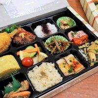 東庄町の「ＳＰＦ豚」を使用したオリジナル弁当（同社提供）